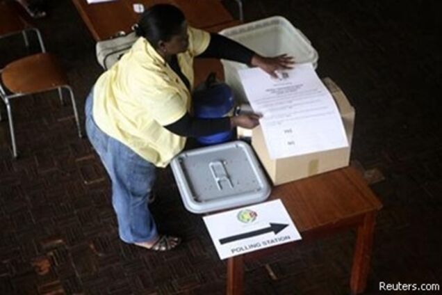 В Зимбабве началось голосование за новую конституцию