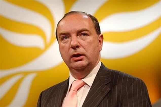 В Британии замминистра транспорта записал дебютный альбом