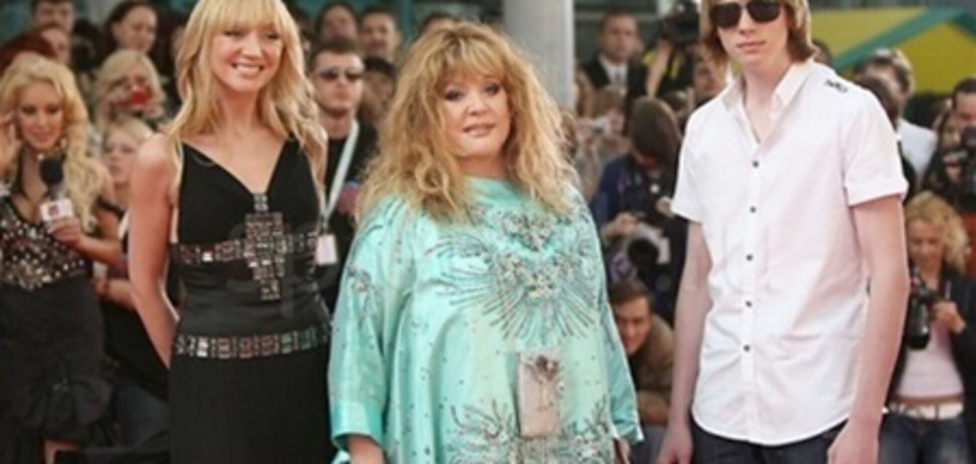 Пугачева наняла для внука телохранителя