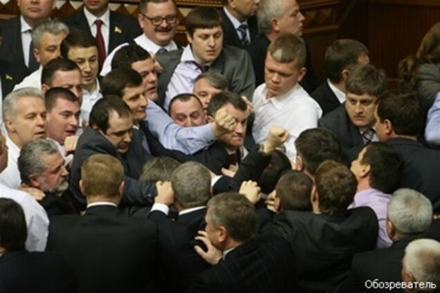 В Верховной Раде произошла драка. Видео