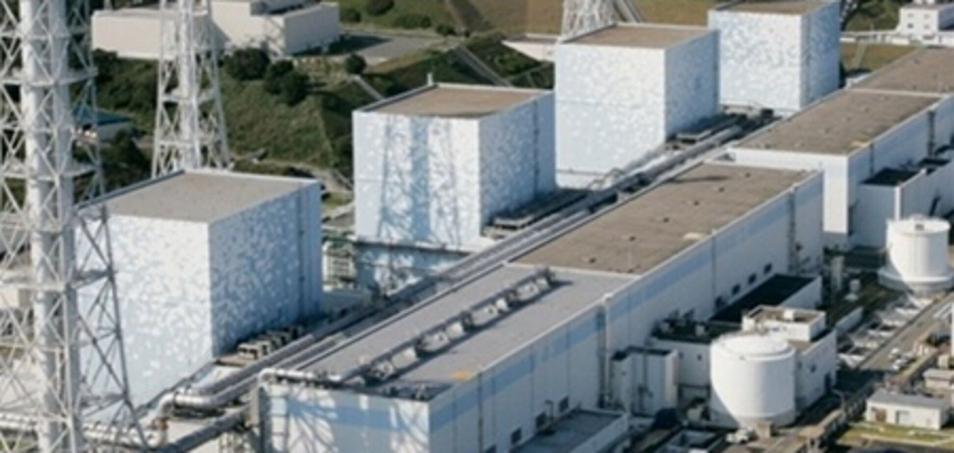 Сбой энергоснабжения на 'Фукусиме-1' устранить не удается