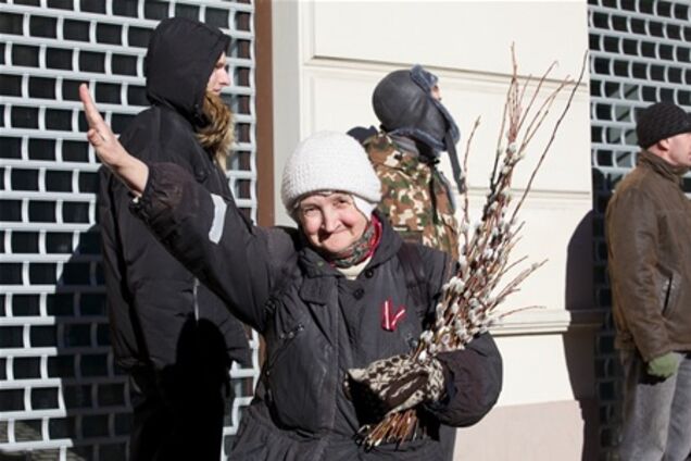 Большие комплексы маленькой страны