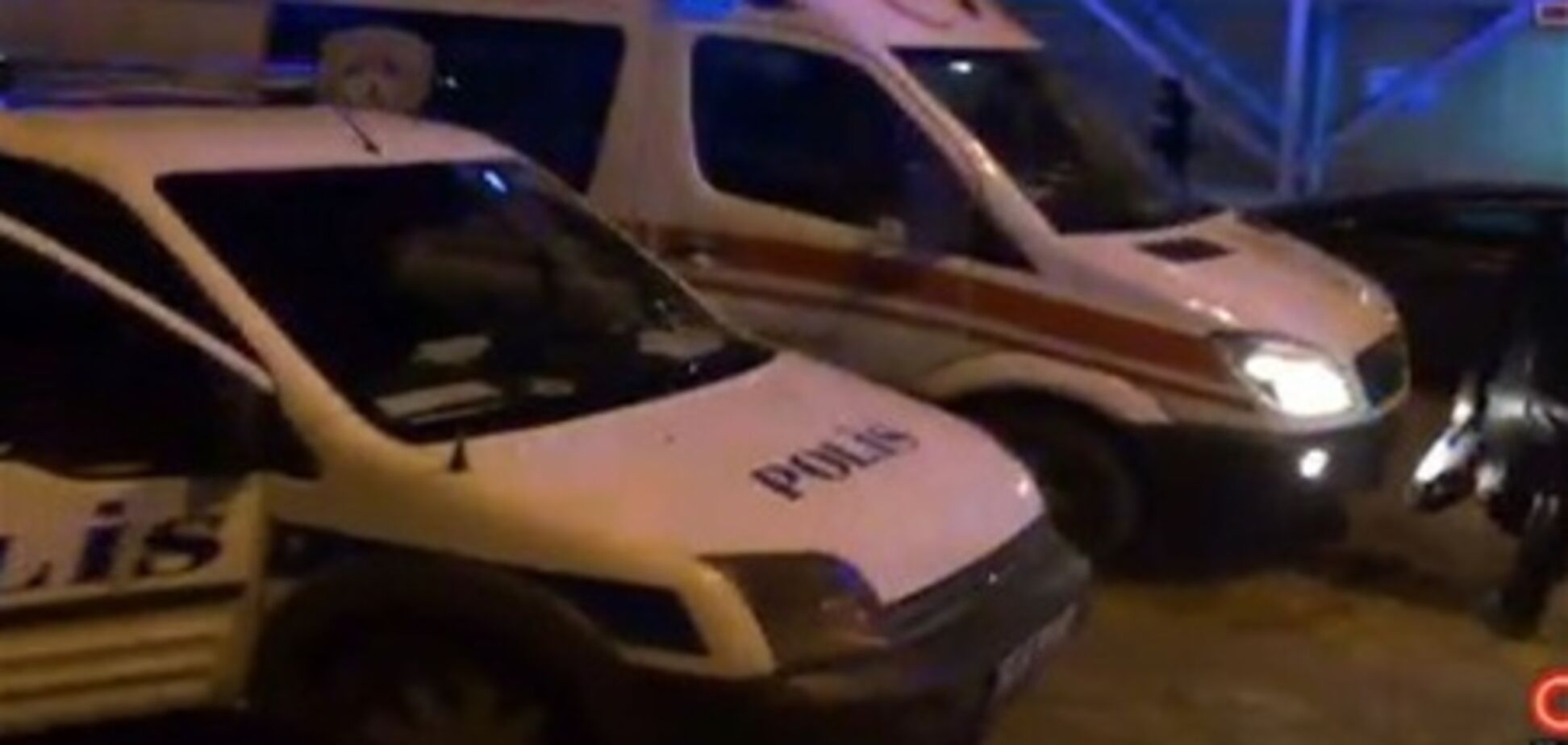 В правительственном квартале Анкары произошло два взрыва
