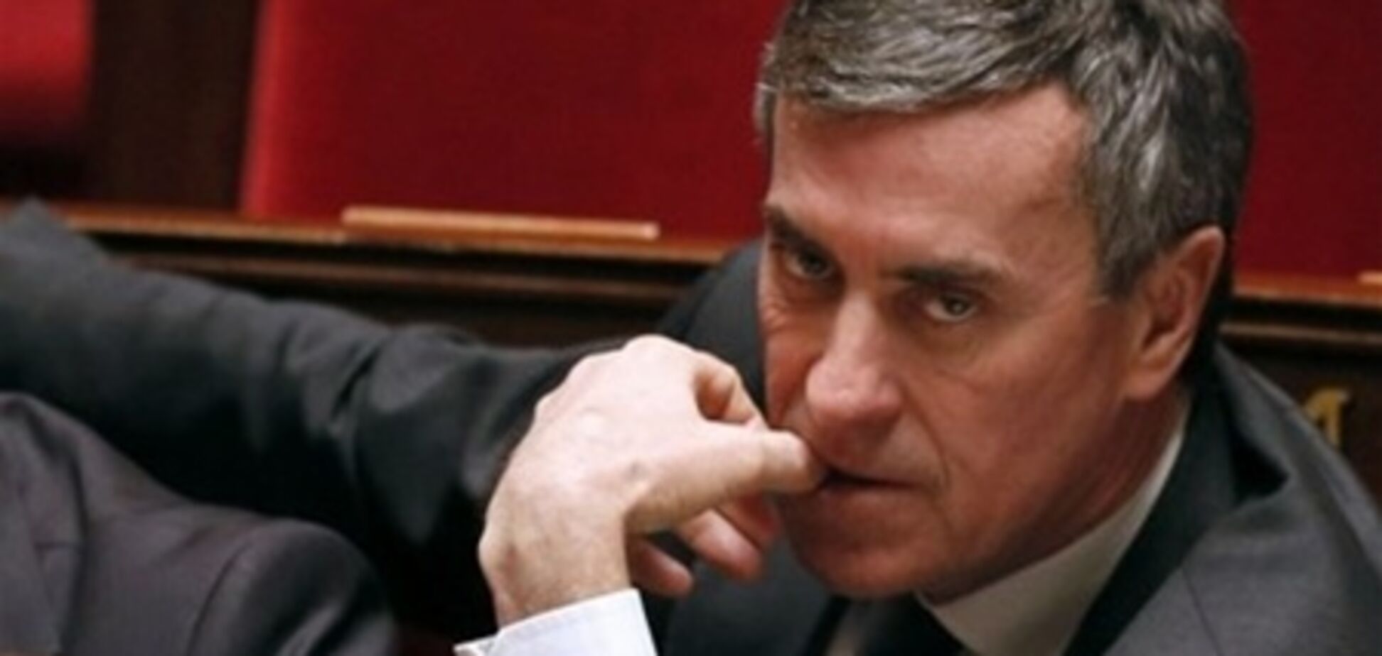 Французький міністр подав у відставку через ухилення від податків