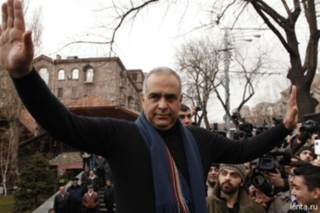 Президент Армении не понял, почему его соперник объявил голодовку