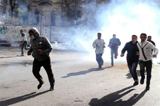 Нові заворушення в Єгипті: десятки постраждалих, поліція стягує бронетехніку