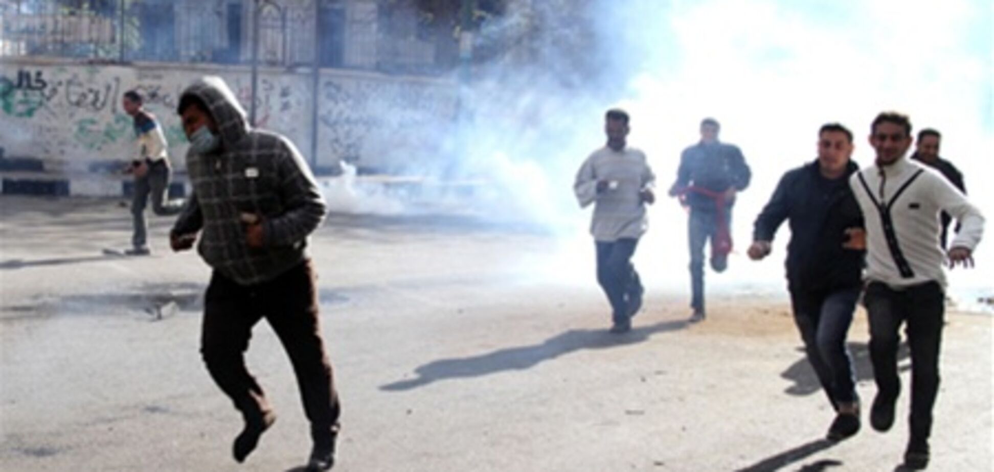 Нові заворушення в Єгипті: десятки постраждалих, поліція стягує бронетехніку