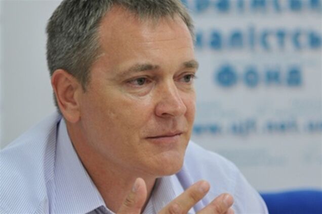 Нардеп Колесниченко устроил скандал в аэропорту