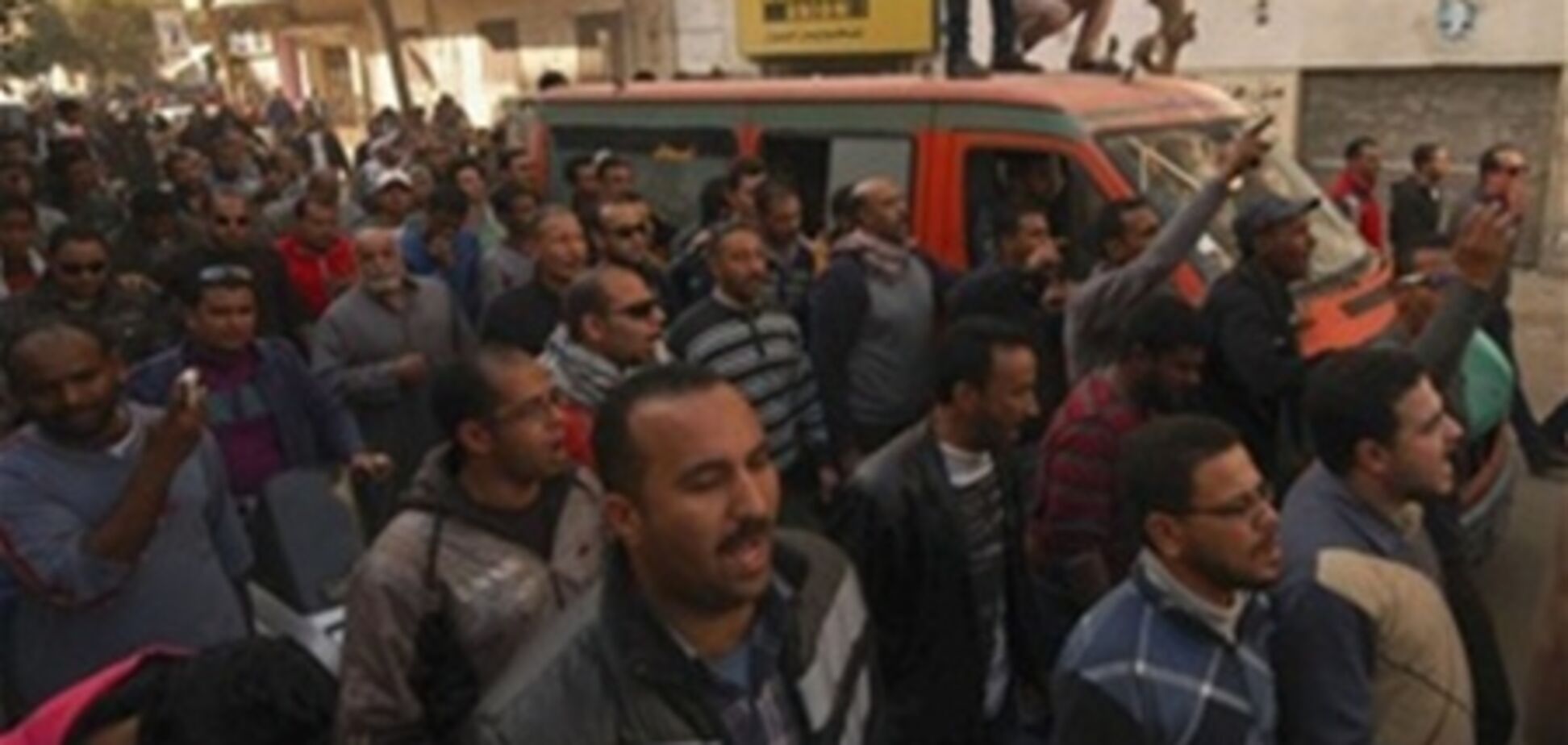 В египетском городе Порт-Саид подожгли полицейский участок