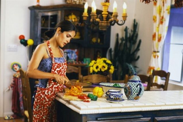 Сальма Хайек орудует ножом: год 1999 