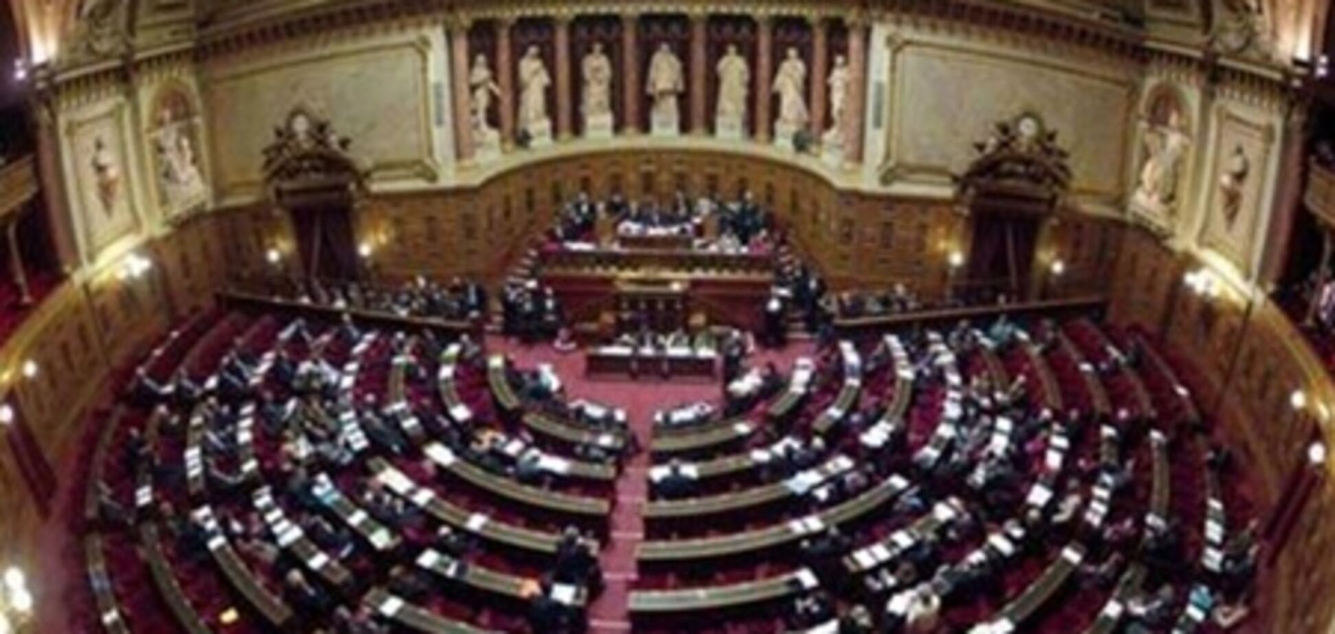 Нацзборів Франції вирішило не висловлювати недовіри уряду