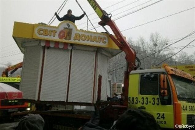 Попов приказал убрать все незаконные МАФы