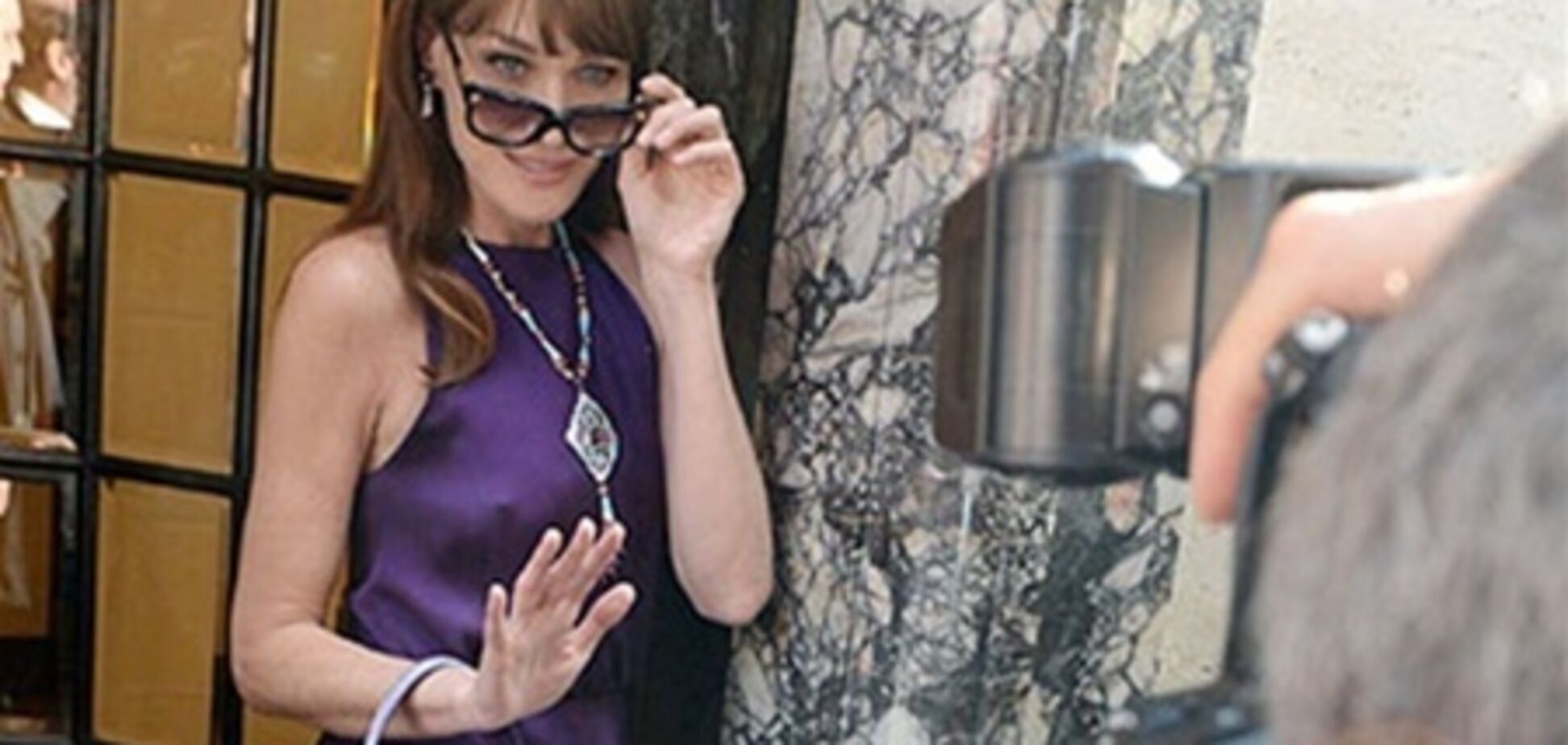 Карла Бруни сотрудничает с Терри Ричардсоном. Фото