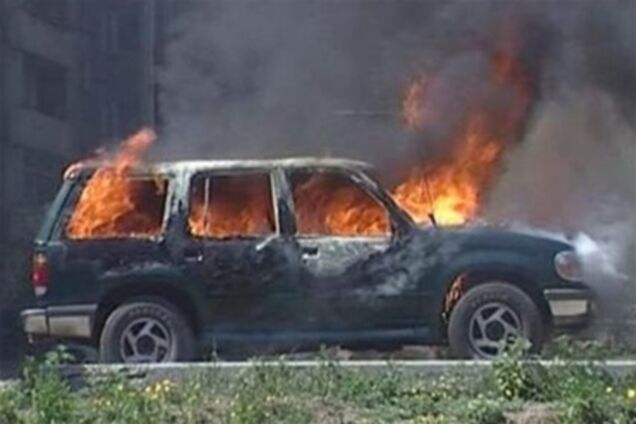 В центре Киева иномарка врезалась в другую и загорелась