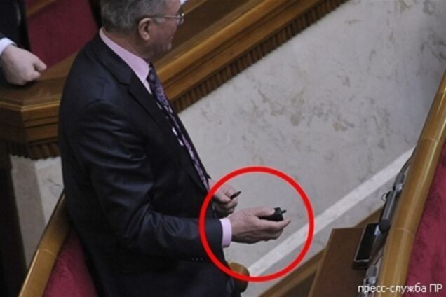 В ПР считают, что Яворивский впал в детство. Фото