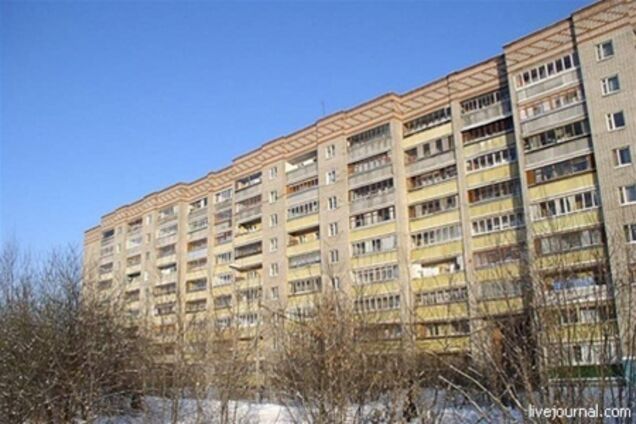 У Харкові дівчина зістрибнула з даху 9-поверхівки