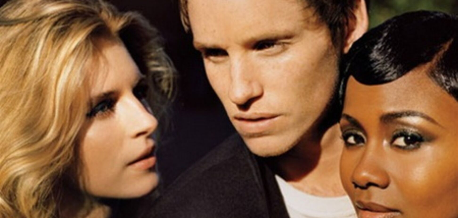 Звезда 'Отверженных' заарканил блондинку и мулатку