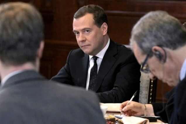 Прем'єр РФ: Україна хоче нюхати повітря в МС?