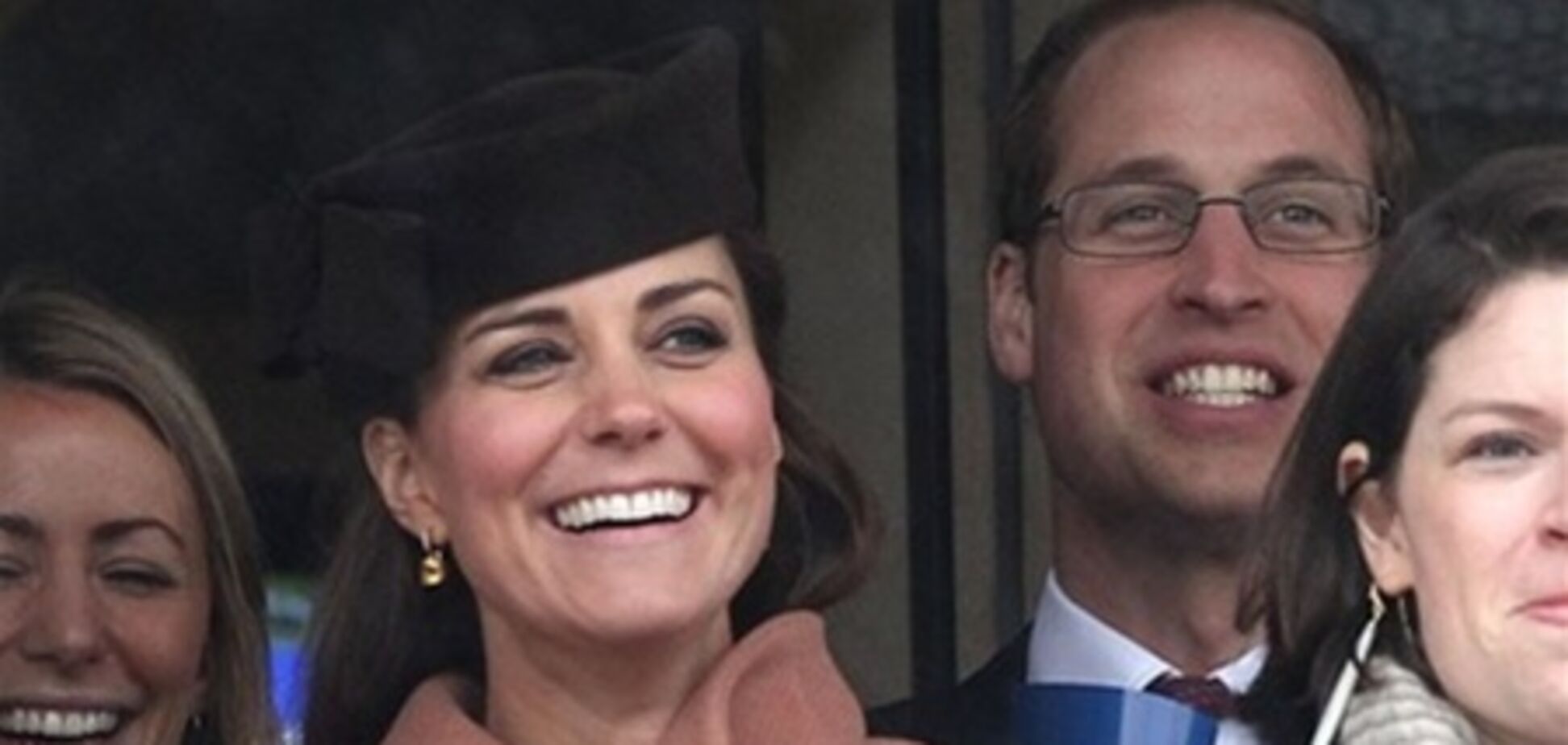 Принц Уильям и Кейт наблюдают за конным фестивалем. Фото