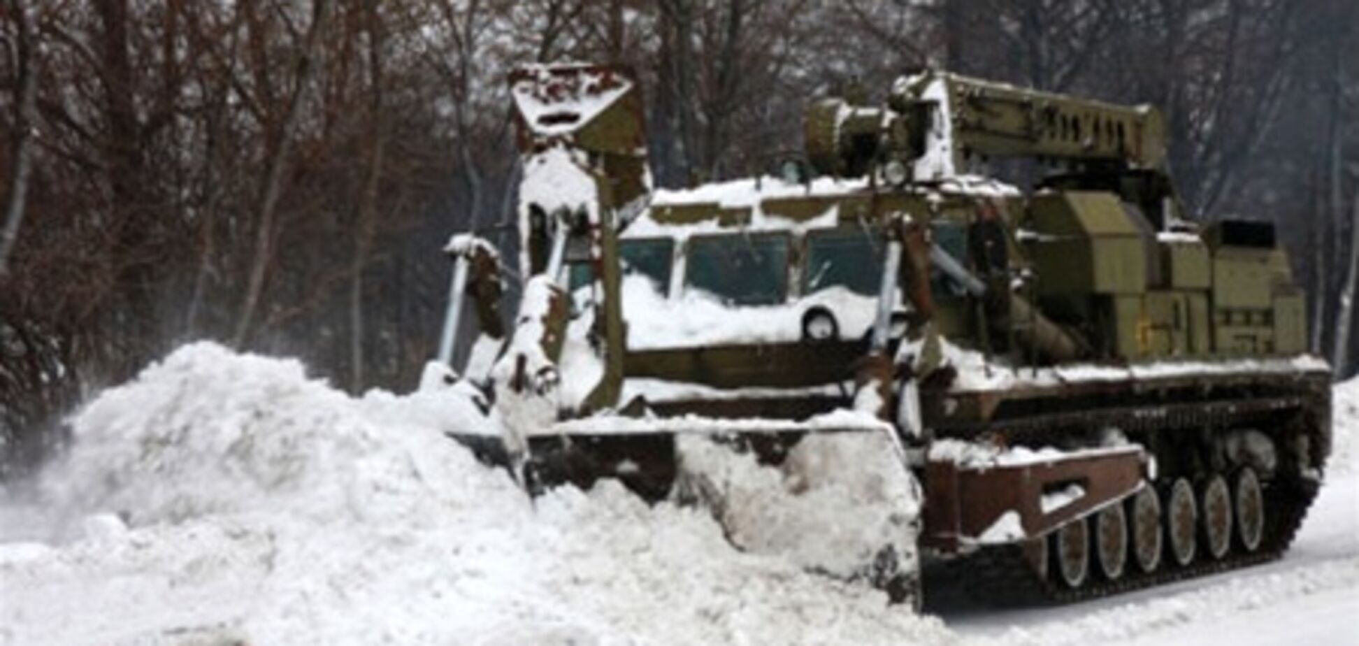 Непогода парализовала три западные области Украины