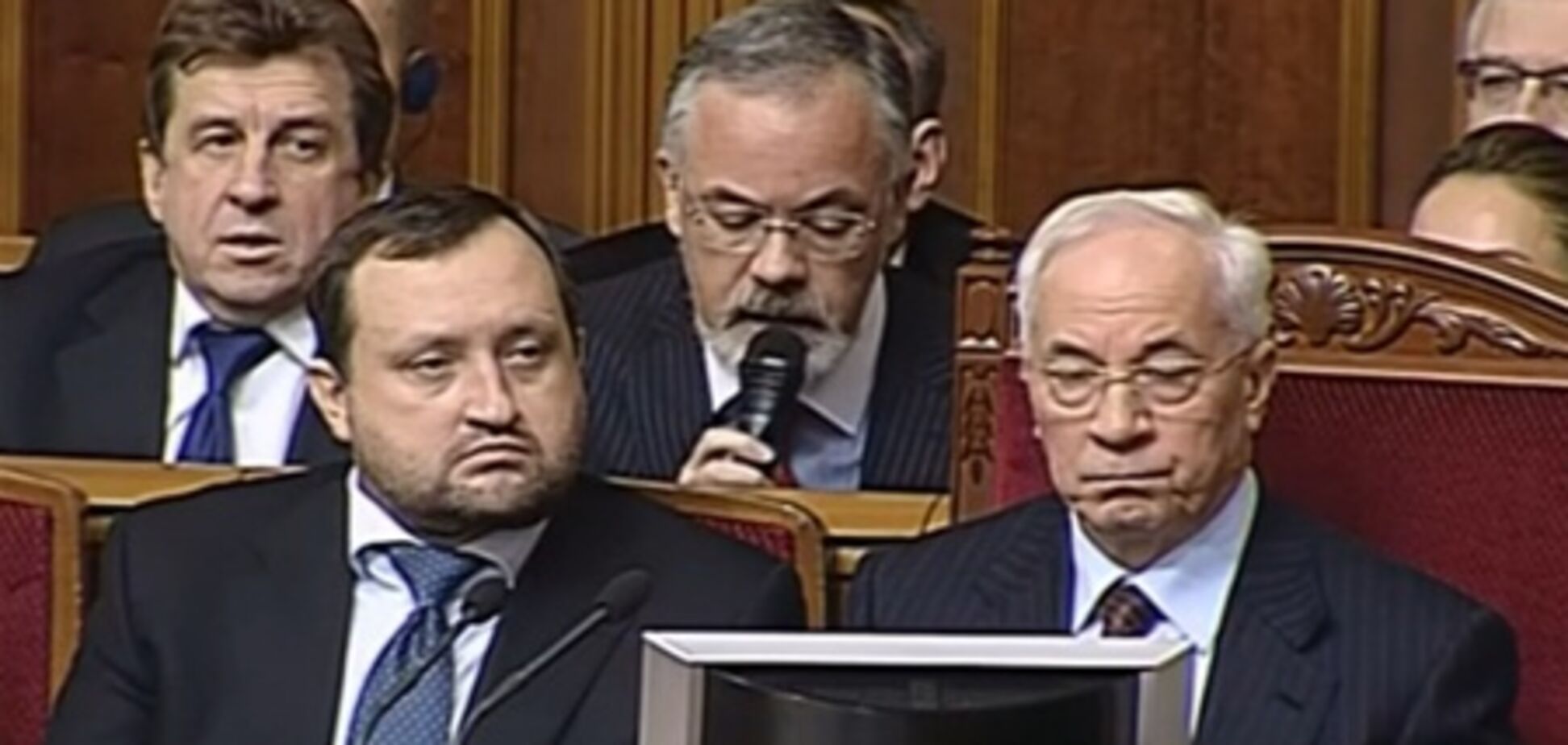 В Раду внесли проект о недоверии Азарову