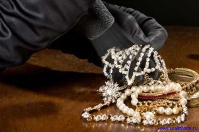 Пограбування ювелірного в Харкові: порушено справу