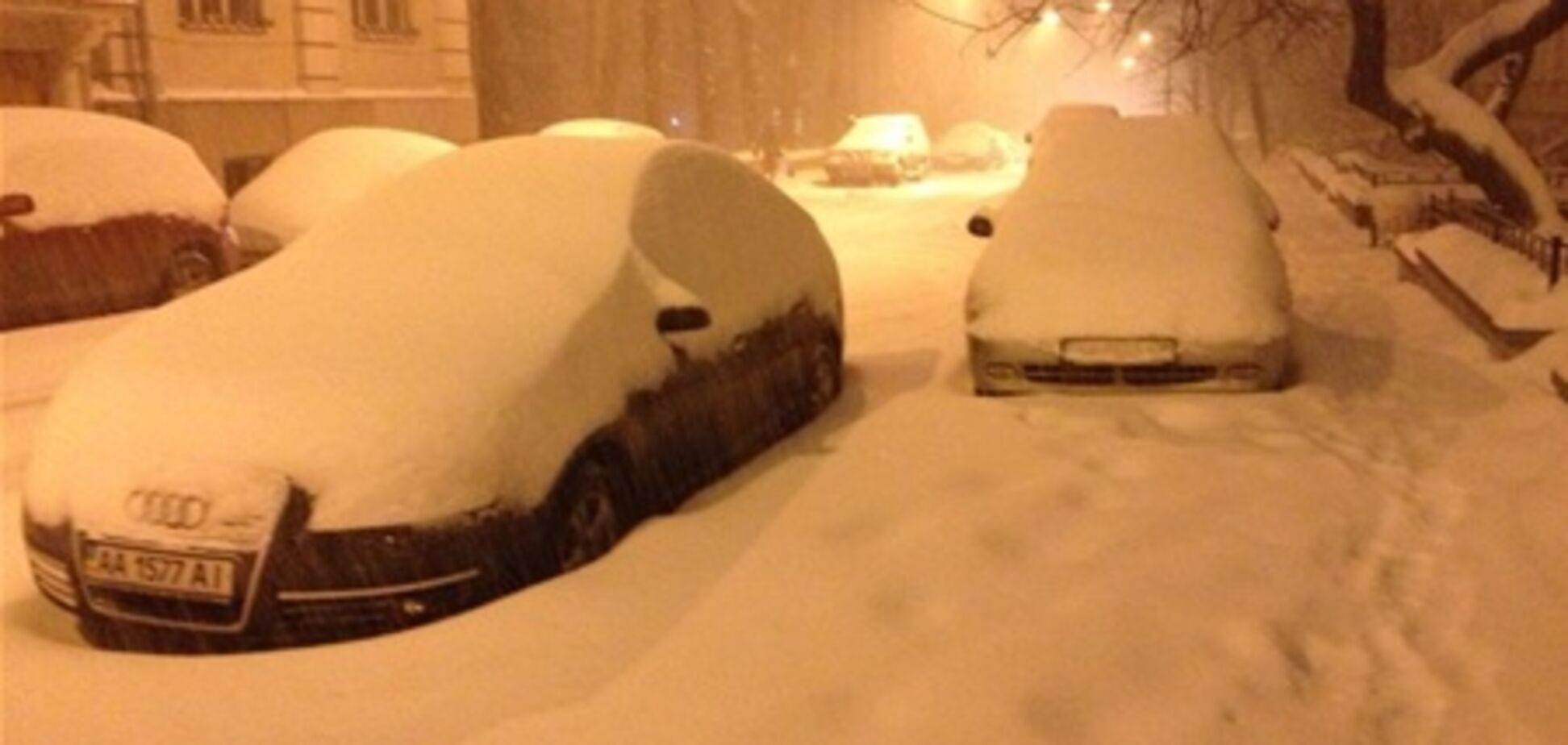 Київ засипало снігом