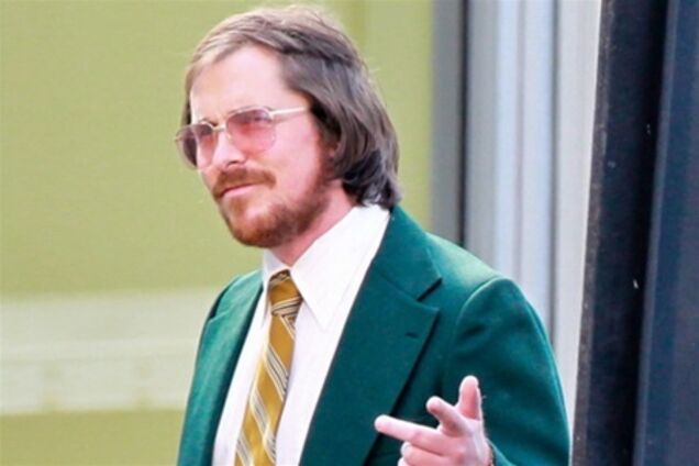 Плешивый Кристиан Бэйл