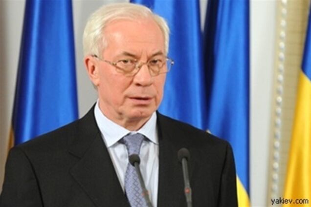 Азаров відіслав Кличко на сайт Кабміну