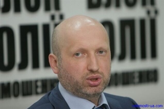 Турчинов розповів, скільки грошей на рахунках Януковича і Азарова