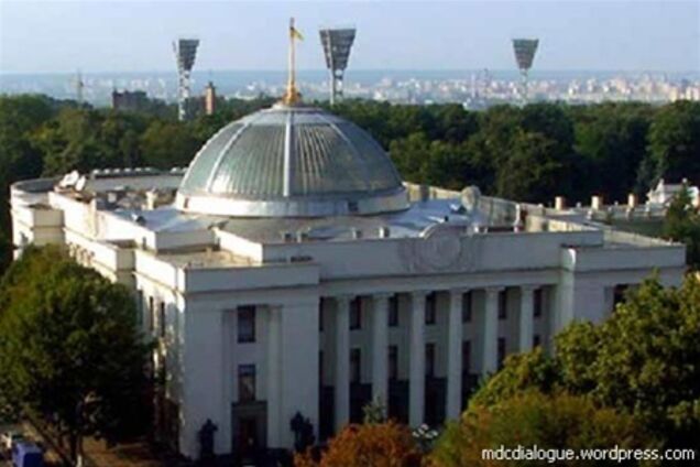 За тиждень Рада прийняла лише один закон