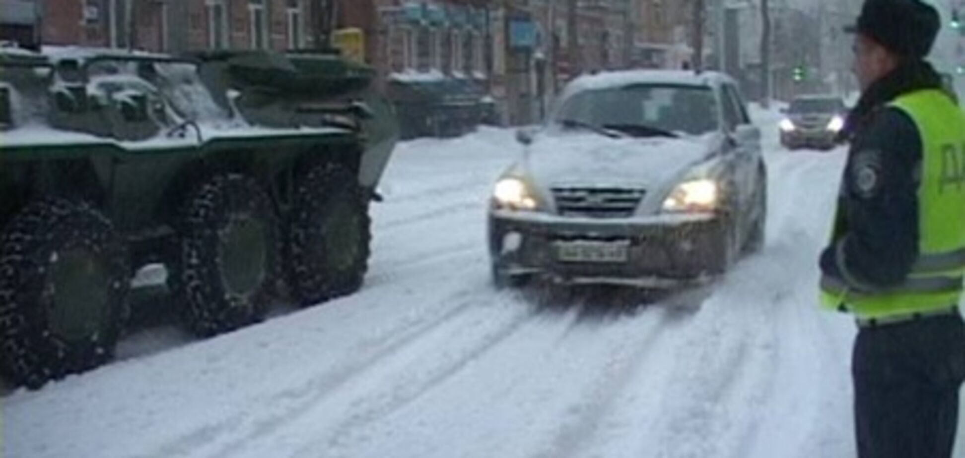 Работников ГАИ подключили к борьбе со стихией в Киеве