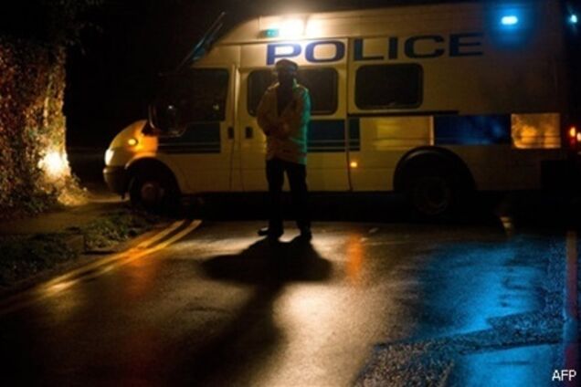 Дом Березовского исследуют специалисты по радиации