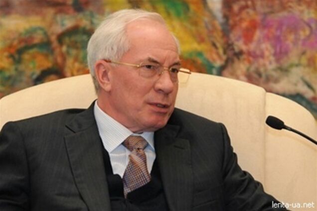 Азаров: досить скиглити - візьміть лопату
