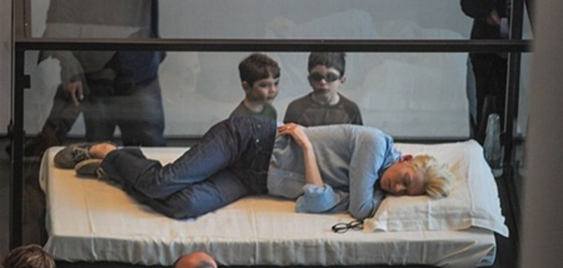 Незвичайний перфоманс Тільди Суінтон