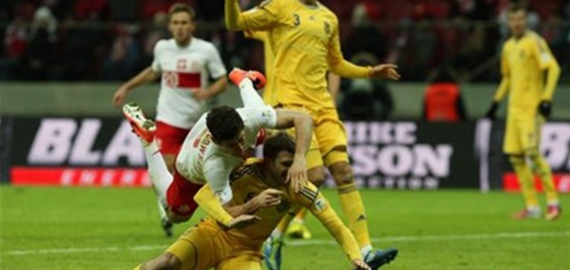 Левандовски: судья не назначил чистый пенальти в ворота сборной Украины