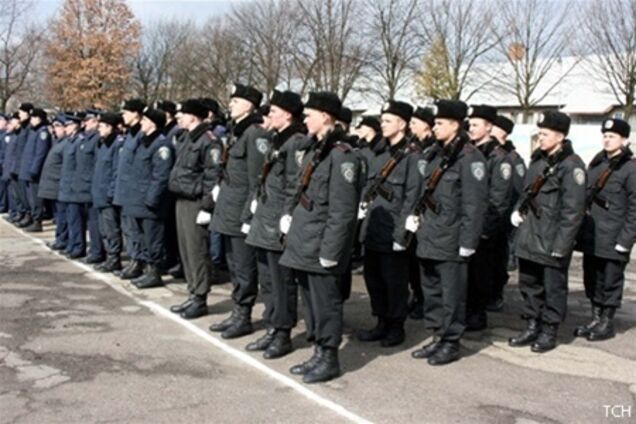 Янукович благодарен милиции