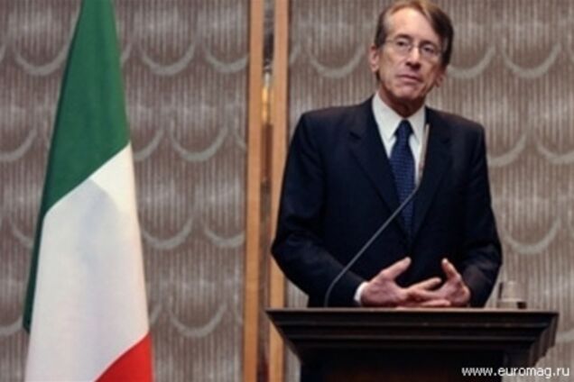 Глава МИД Италии подал в отставку из-за дела моряков в Индии