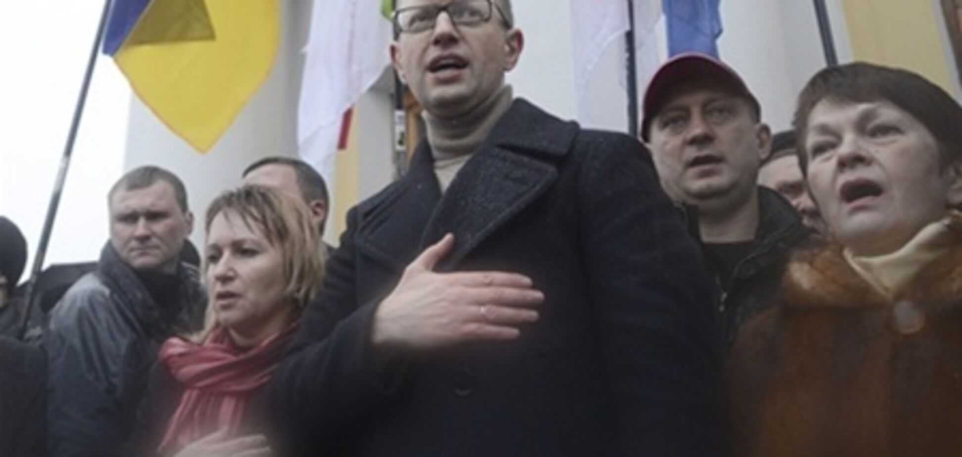 Митинги оппозиции пройдут в Тернополе, Ивано-Франковске и Черновцах