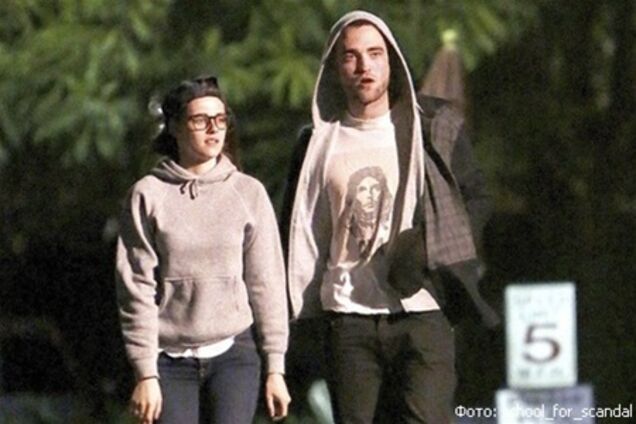 Паттинсон и Стюарт наведались в магазин посреди ночи. Фото