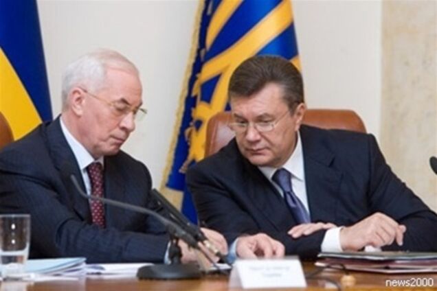 Янукович наказав Азарову допомогти дітям
