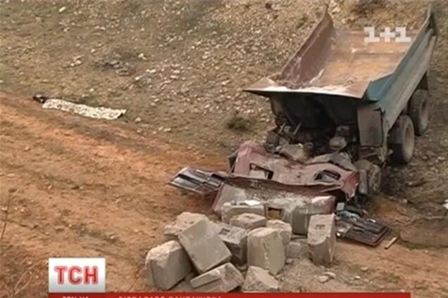 Кровавое ДТП в Севастополе: КамАЗ убил водителя. Видео