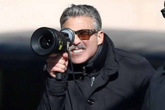 Джордж Клуни вывел на площадку 'Людей-памятников'