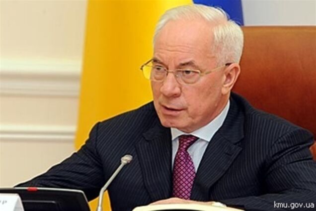 Азаров выставил с заседания Кабмина нардепа. Видео