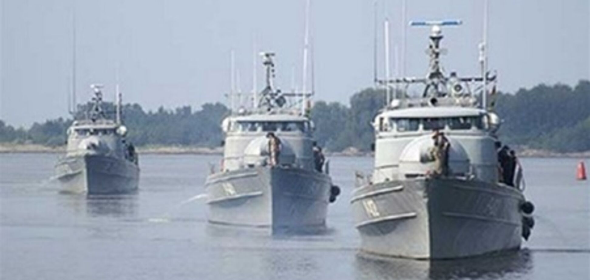 Чорне море заполонили російські бронемашини і бойові кораблі