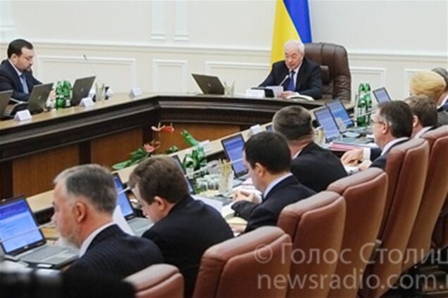 Эксперты положительно оценивают 100 дней Кабмина Азарова