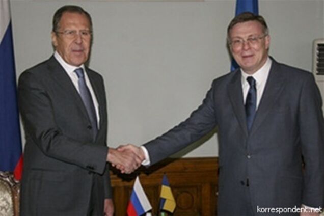 Лавров с Кожарой поищут пути упрощения пересечения границы