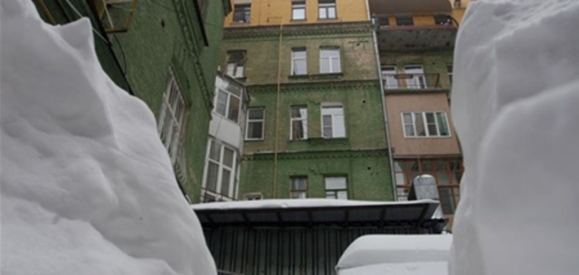 Чечетов обнаружил во дворе у Кличко снег