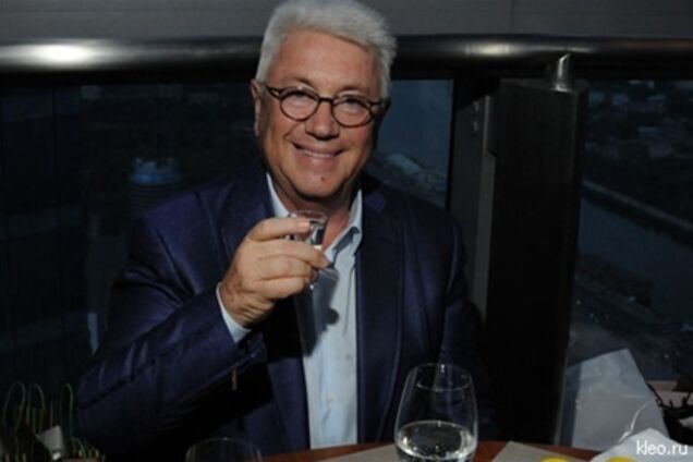 Винокур встретил 65-летие на кладбище...