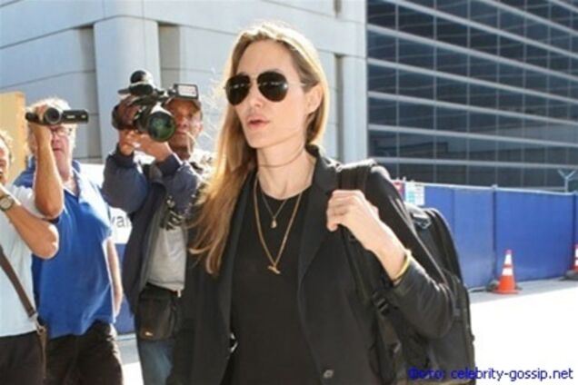 Анджелина Джоли опровергла слухи о тайной свадьбе. Фото